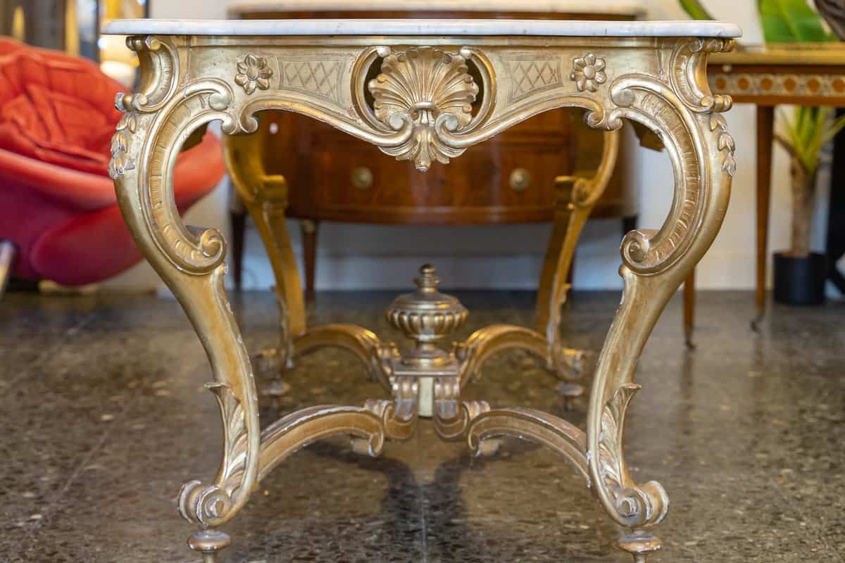 Table de milieu en bois doré d’ époque NIII. – Image 6