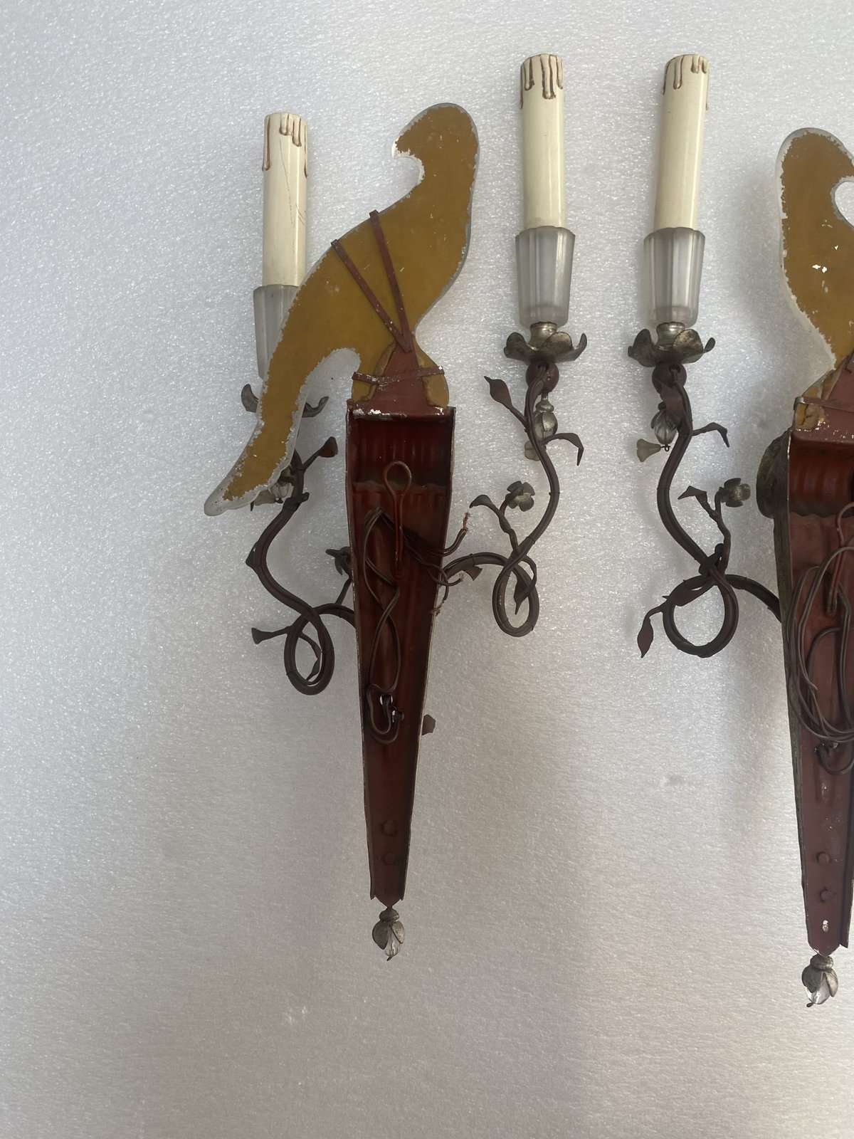 1970′ Paire d’Appliques Aux Perruches En Bois Argenté Et Fer Patiné Maison Banci Ou Bagués – Image 6