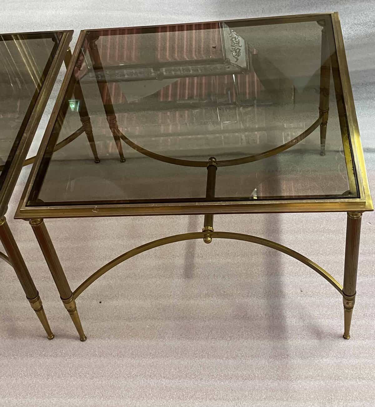 1950/70′ Paire de Bouts de Canapés Bronze , Plateau Verre Fumé Maison Charles 65 X 65 cm – Image 9