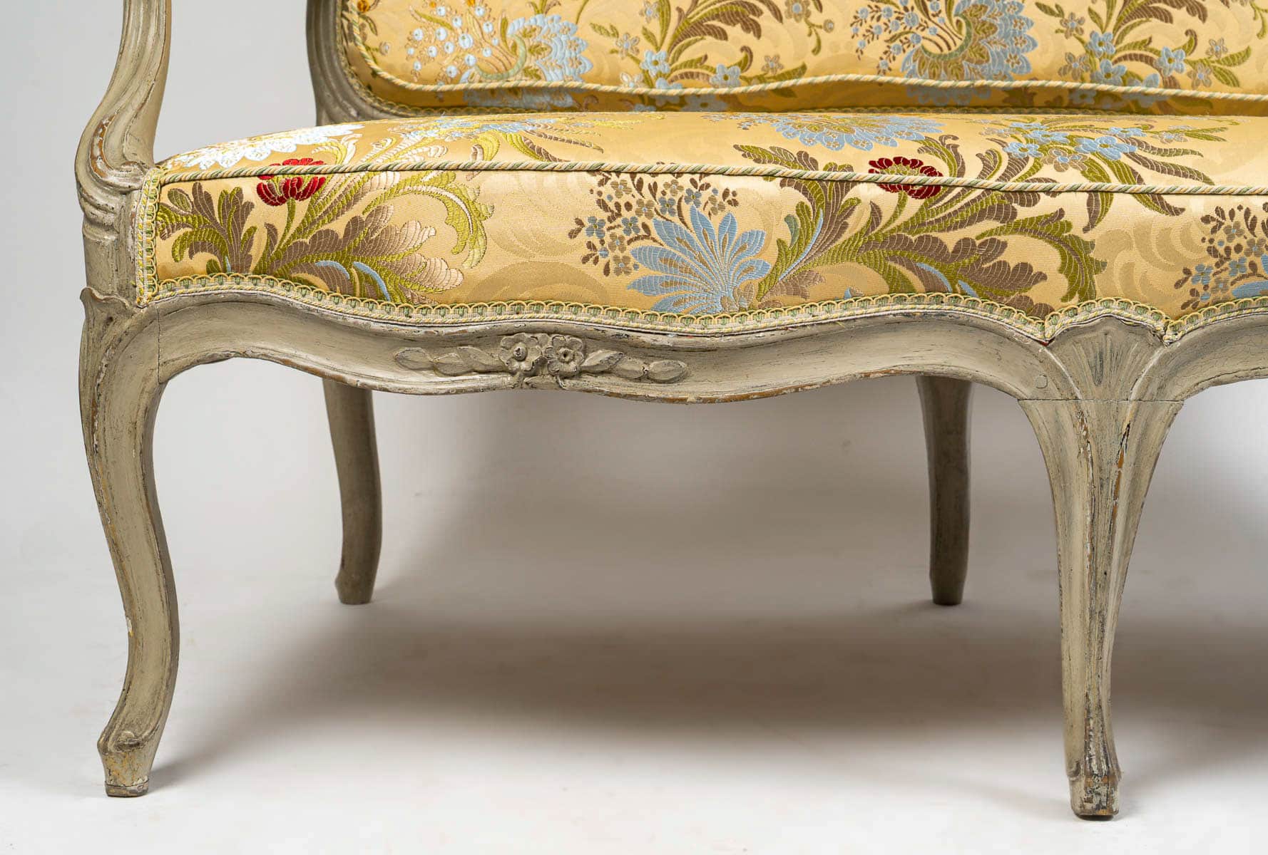 Canapé d’époque Louis XV en Hêtre Laqué estampillé par Jean-Baptiste Delaunay, Vers 1770 – Image 5
