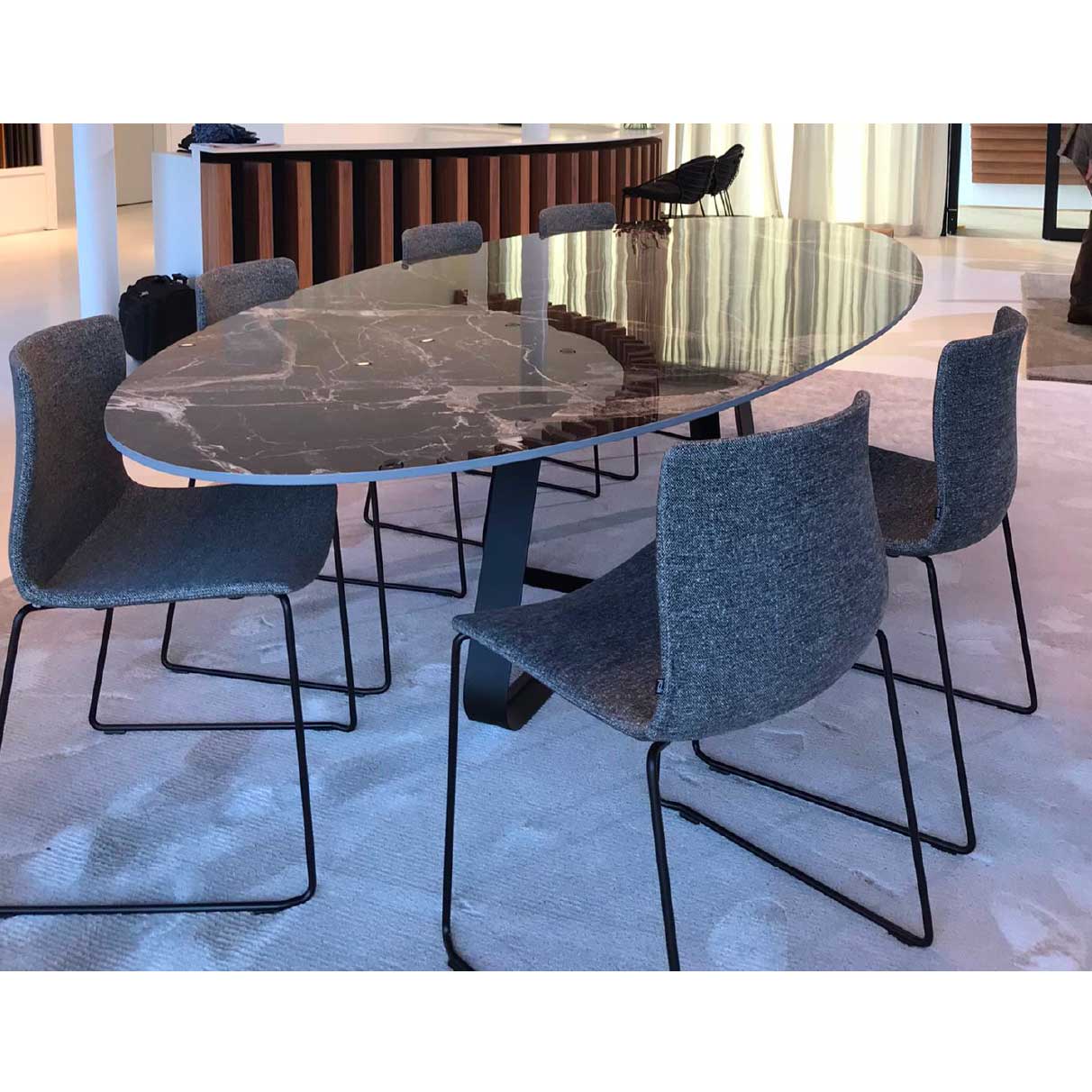 Table ovale CURVE Céramique – 250×128 – JOLI – Modèle d’exposition – Image 6