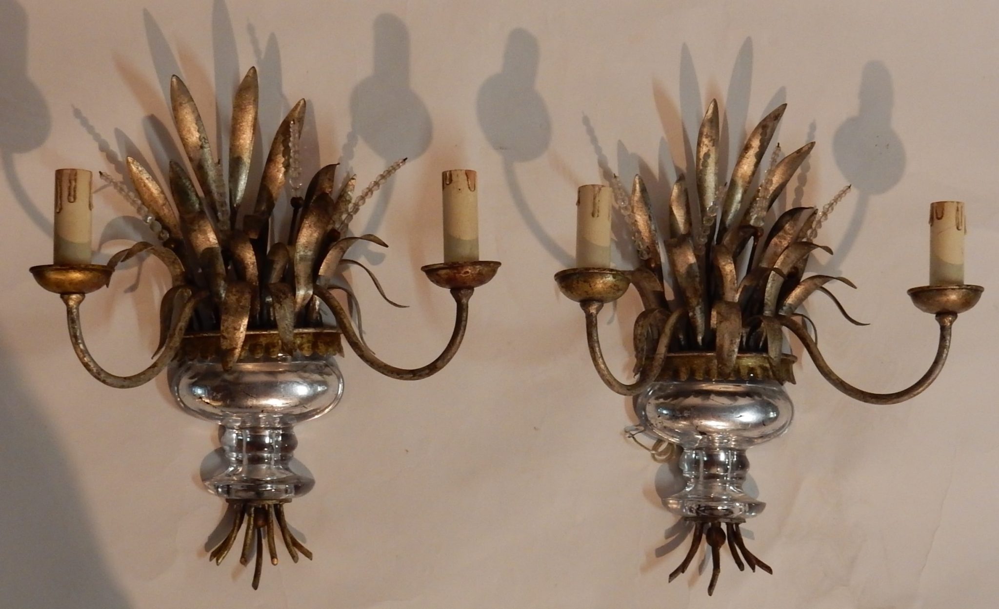 1970′ Paire d’Appliques Métal Argenté Décor d’Urne Et De Roseaux – Image 6